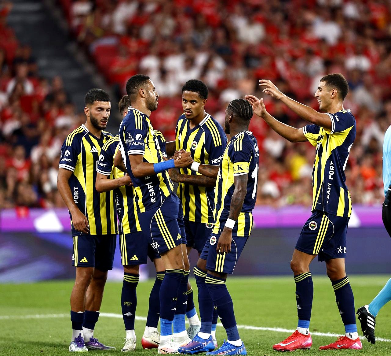 英雄联盟比赛投注 -今晚奥兰多魔术调整名单以备欧冠，迎来里程碑环节打磨，气氛紧张，轮换策略成焦点(奥兰多魔术0607赛季阵容)