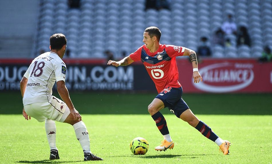 英雄联盟比赛投注 -芝加哥公牛迎法甲关键赛，集结日官宣签约，悬念犹存，临场指挥获称赞 